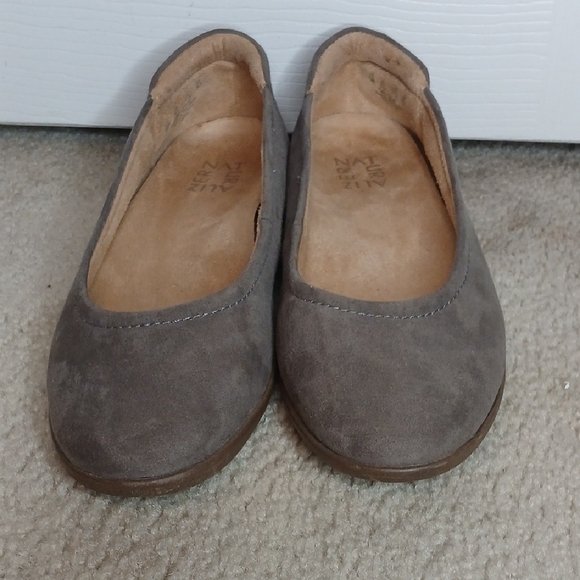 Suede Naturalizer 'Flexy' Slip-on Flat In Gray - 7.5 - Picture 3 of 9